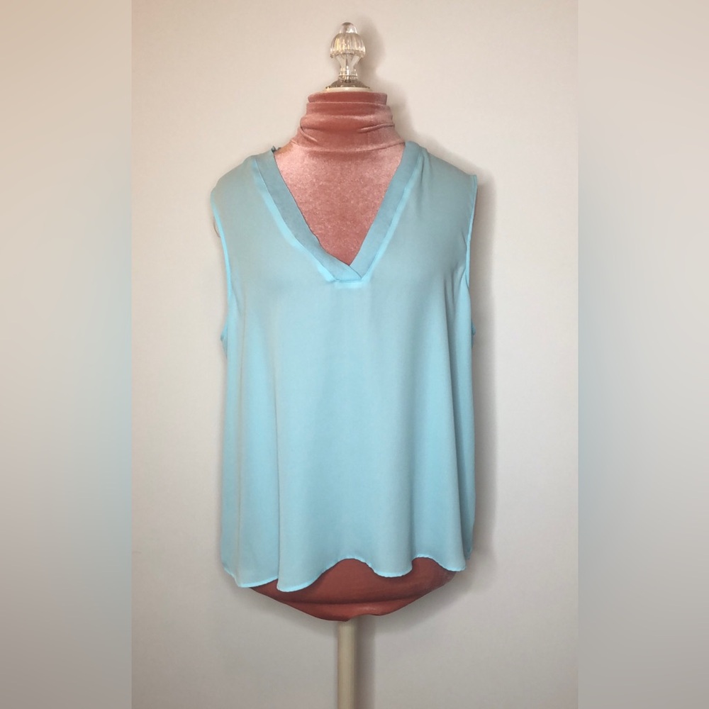 Worthington Sleeveless V-Neck semi sheer Top Light blue Women’s Size XL
